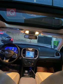 کرایسلەر 300